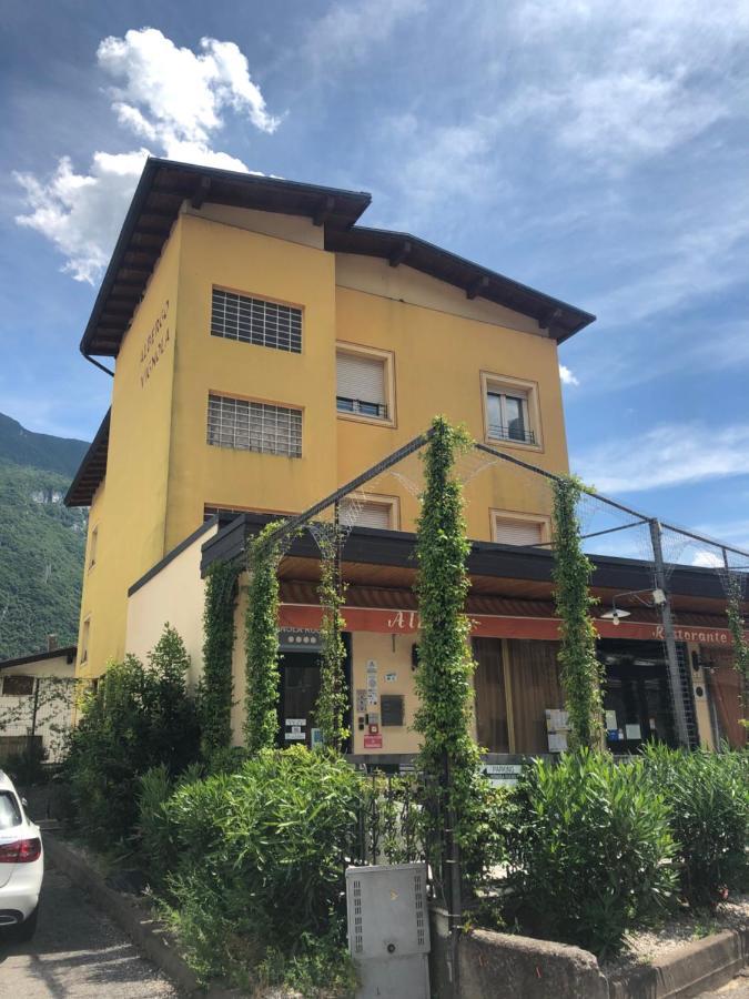 Affittacamere Vignola アーヴィオ エクステリア 写真